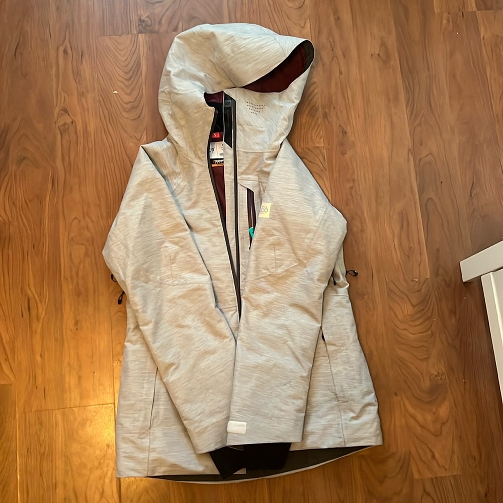 Size small 686 women’s ski/snowboard jacket